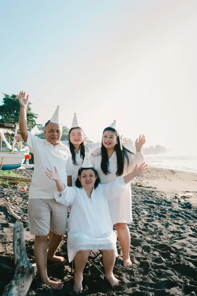 Bali beach family photoshoot, photo 4