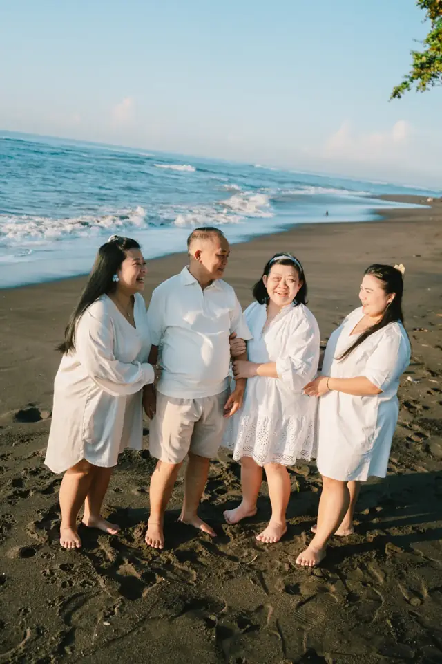 Bali family photoshoot beach morning