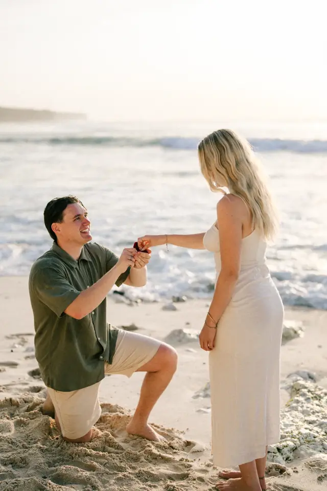 Surprise proposal Bali beach